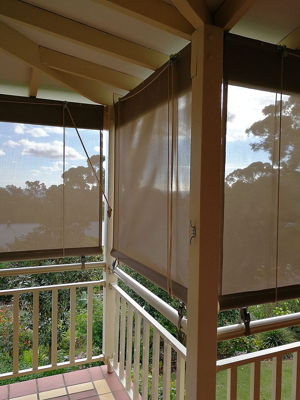 Rope and Pulley Exterior Verandah Shade Roller Blind